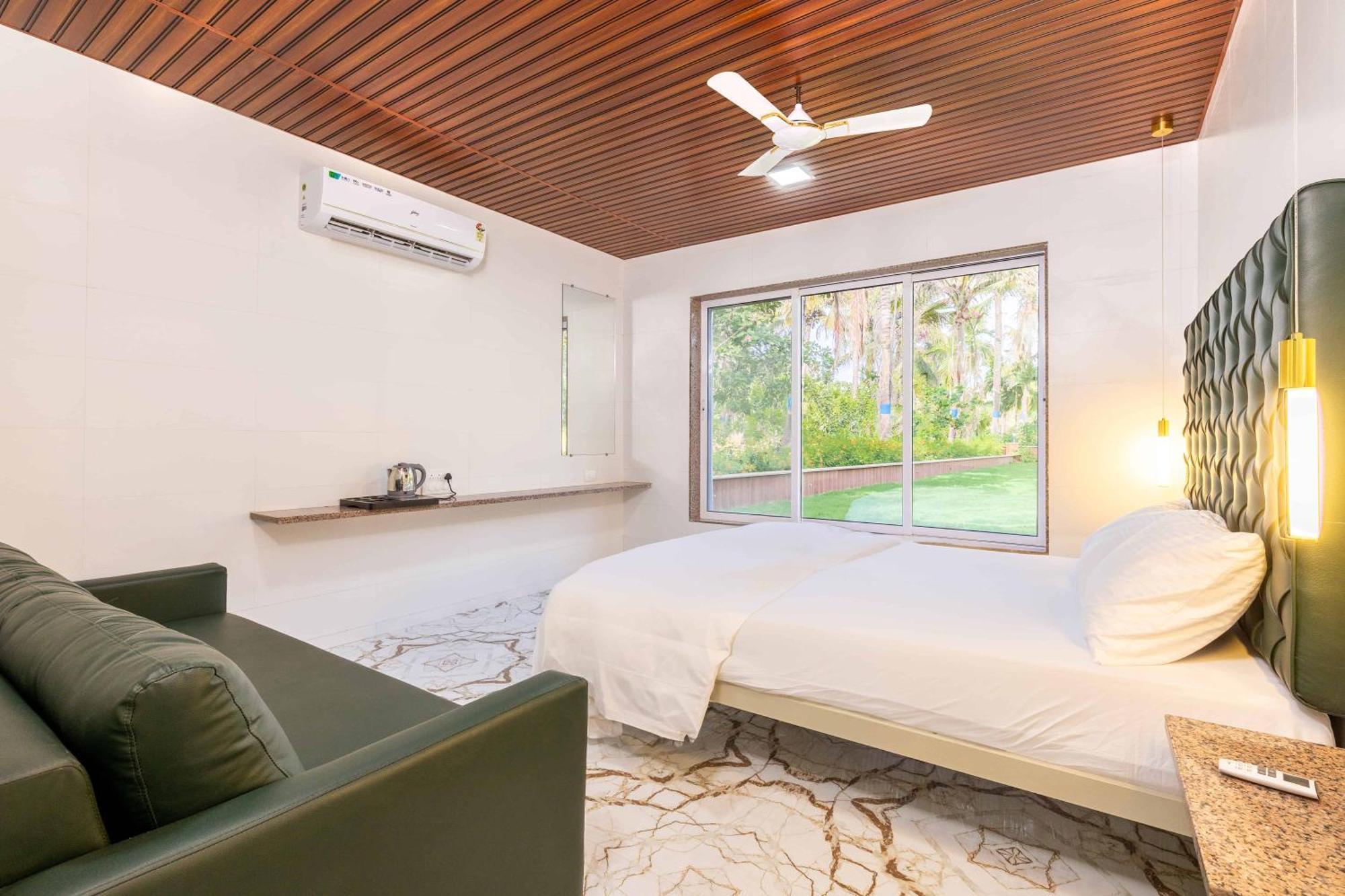Coco Bliss By Mauli Stays Manor Exterior photo