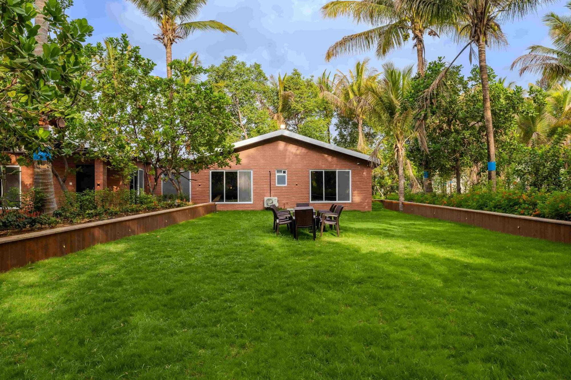 Coco Bliss By Mauli Stays Manor Exterior photo
