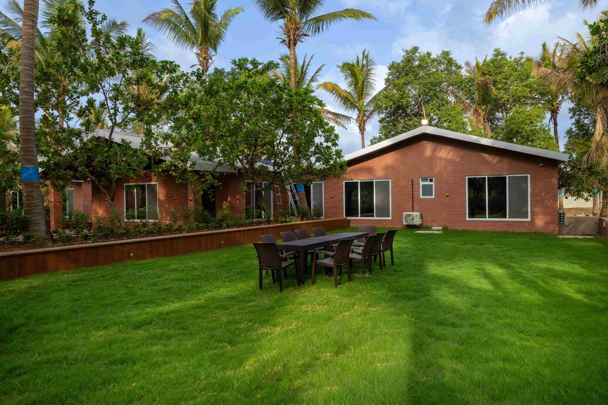 Coco Bliss By Mauli Stays Manor Exterior photo